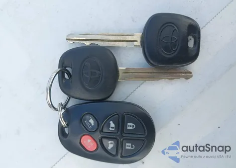 2005 Toyota Sienna Xle Limited z USA, uszkodzony, nr VIN 5TDBA22C55S035579